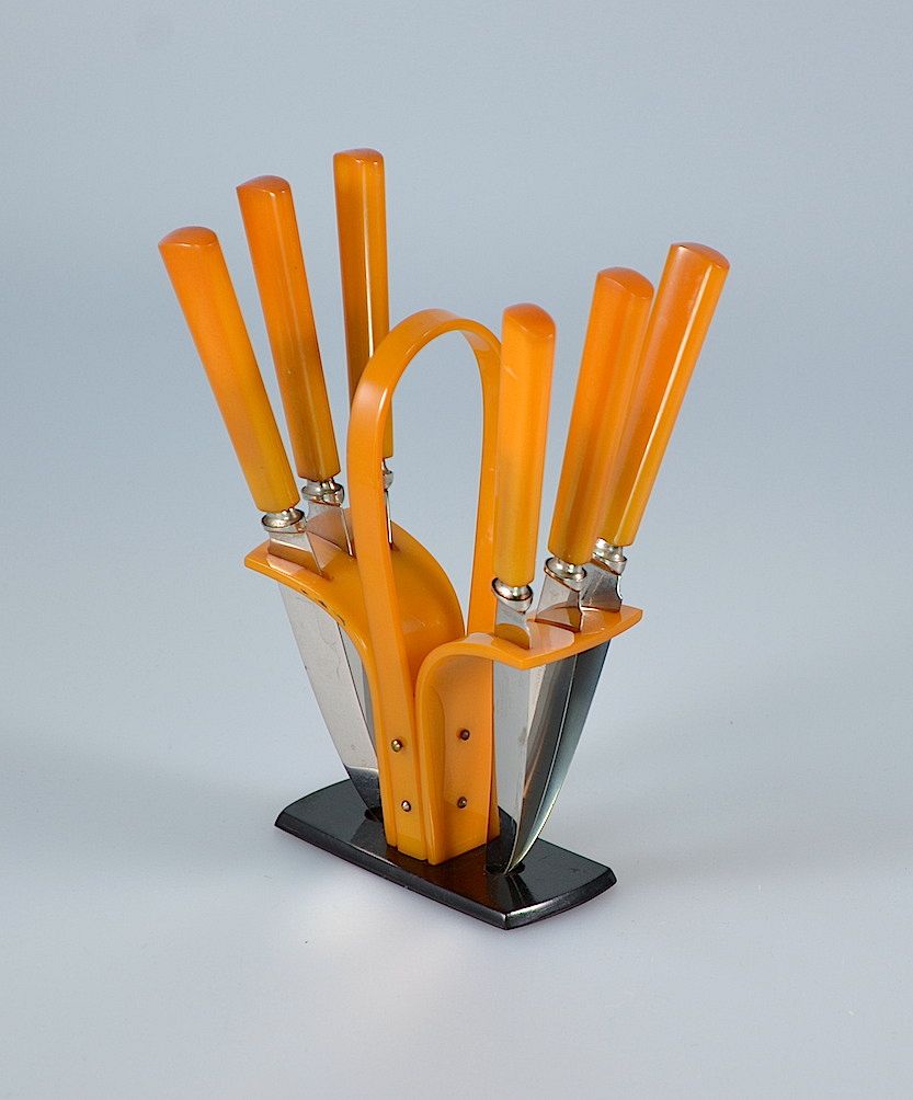 TWO TONE BAKELITE FRUIT KNIFE SET (item #1431447)